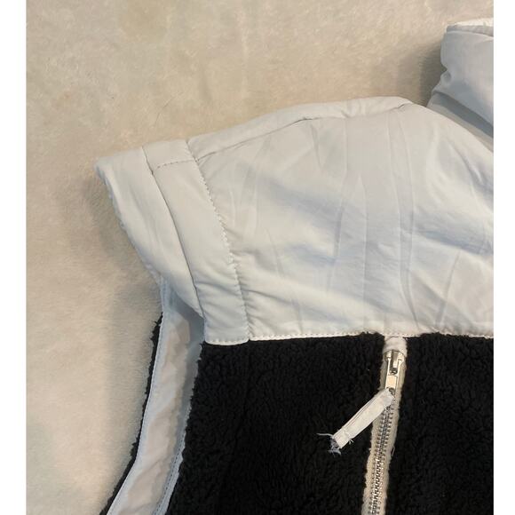 FASHION CLOTHING Women's Faux Shearling & Nylon Vest Large Black/White NEW - Picture 3 of 8